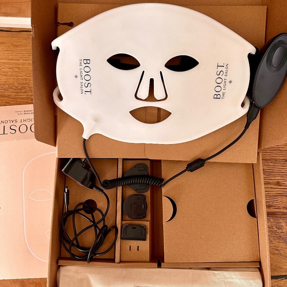 The Light Salon BOOST LED light Mask - Skincare Skin Rejuvenation